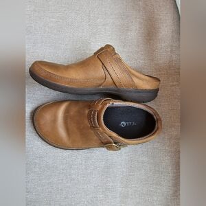 Merrell shoes size 5